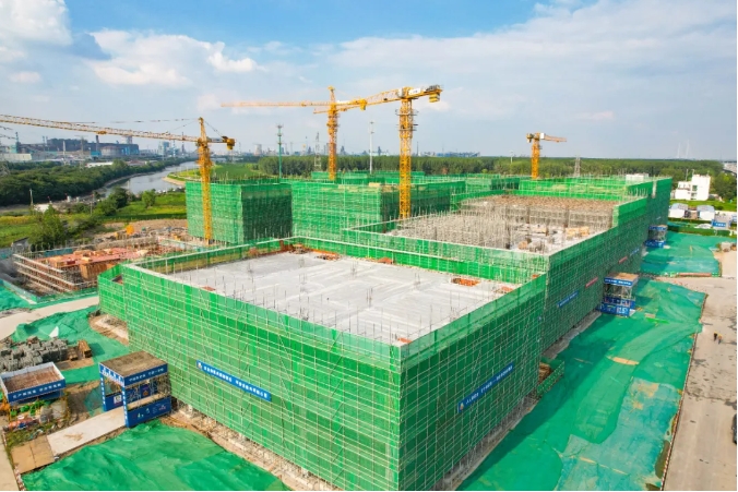 浦仪公路旁，竖起产业新地标